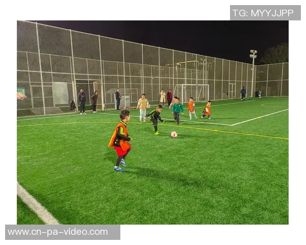 在空中足球场上体验飞翔与竞技的完美结合